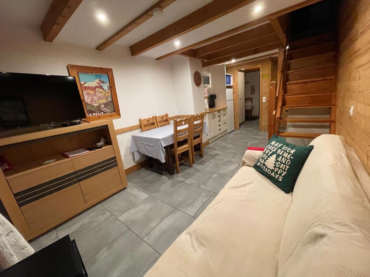 L Alpin Bel Appartement Avec Terrasse Dans Vieille Ferme De Montagne Renovee Les Orres Zewnętrze zdjęcie